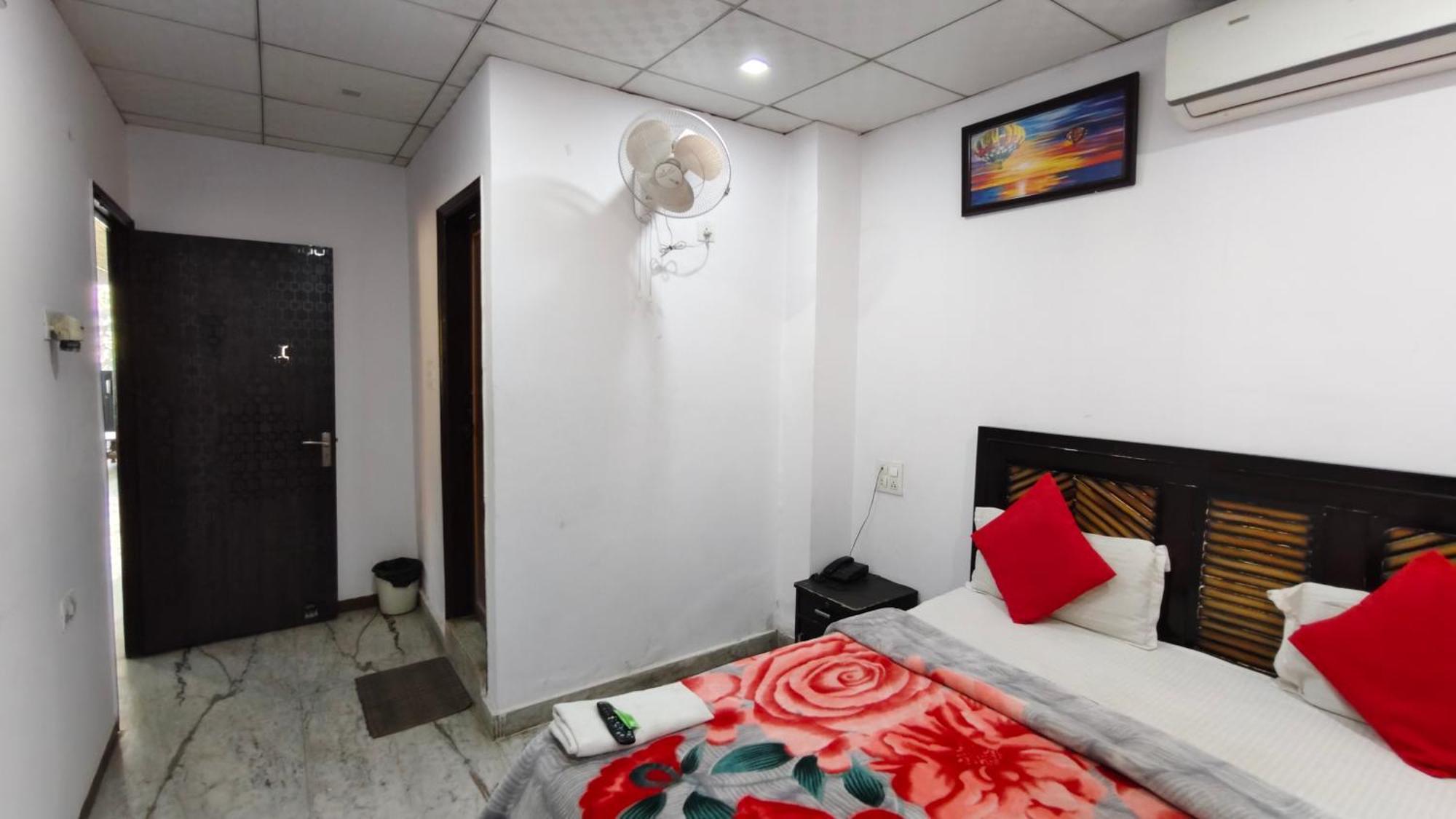 Rajdhani Guest House فريد آباد المظهر الخارجي الصورة