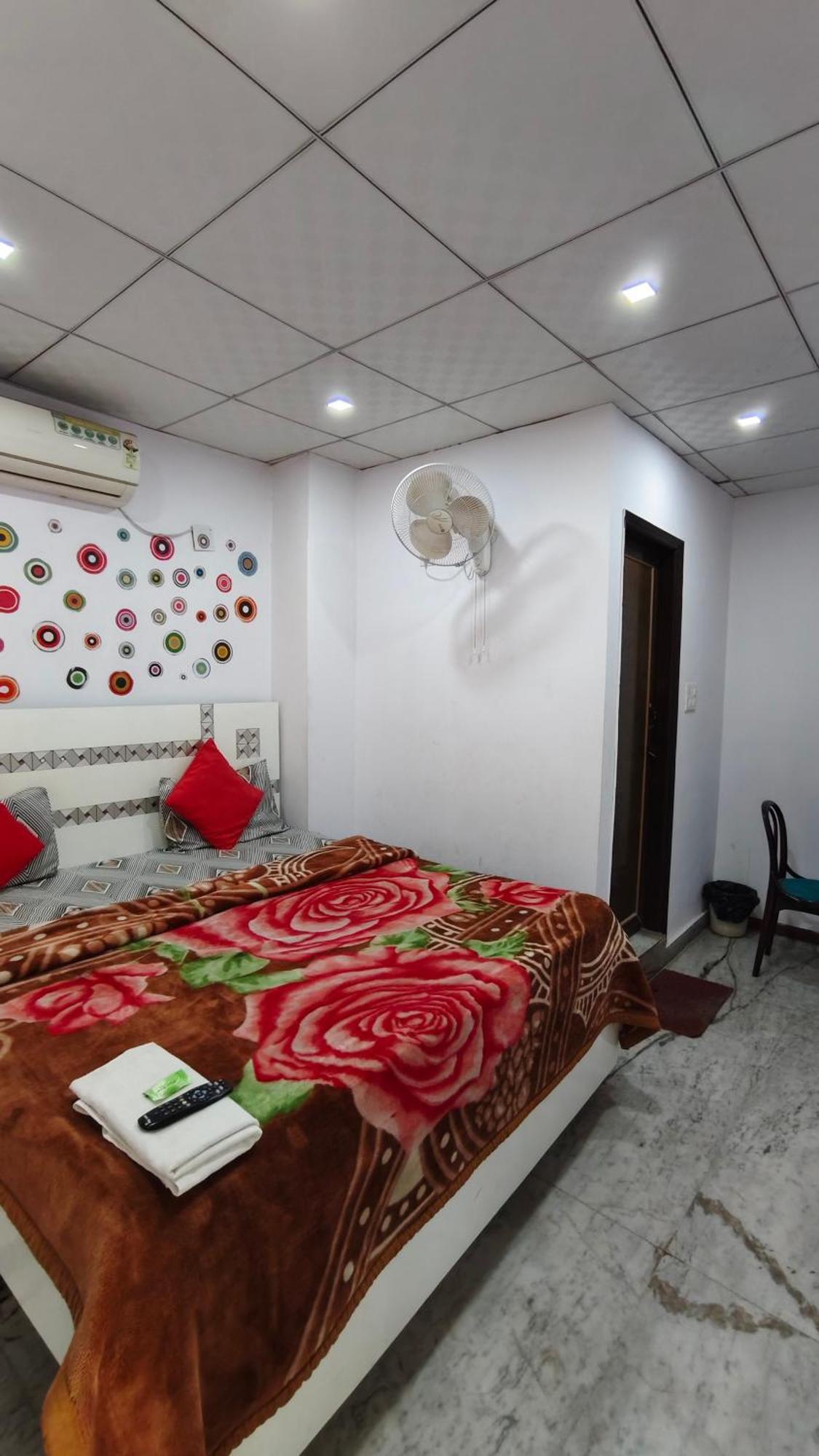 Rajdhani Guest House فريد آباد المظهر الخارجي الصورة