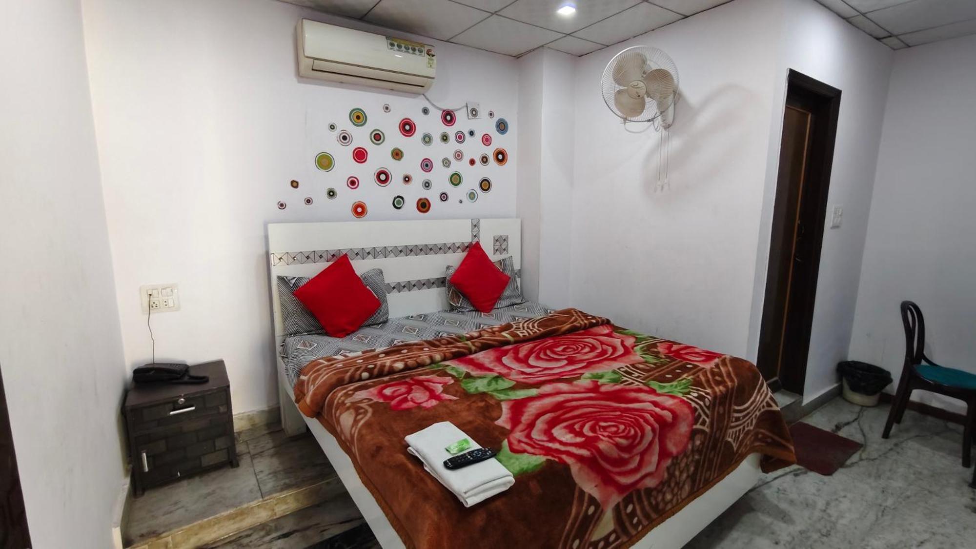 Rajdhani Guest House فريد آباد المظهر الخارجي الصورة